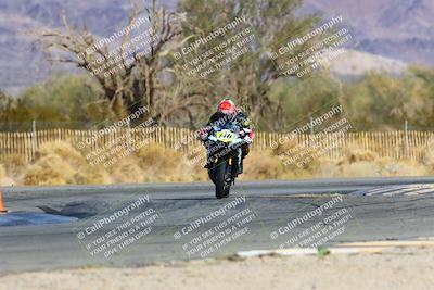 media/Jan-16-2022-CVMA (Sun) [[7f3d92989d]]/Race 3 Amateur Supersport Middleweight/